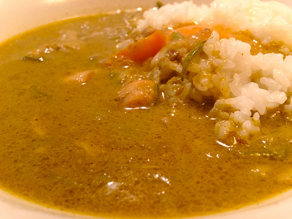 カレーのとろみがないと薄く感じる